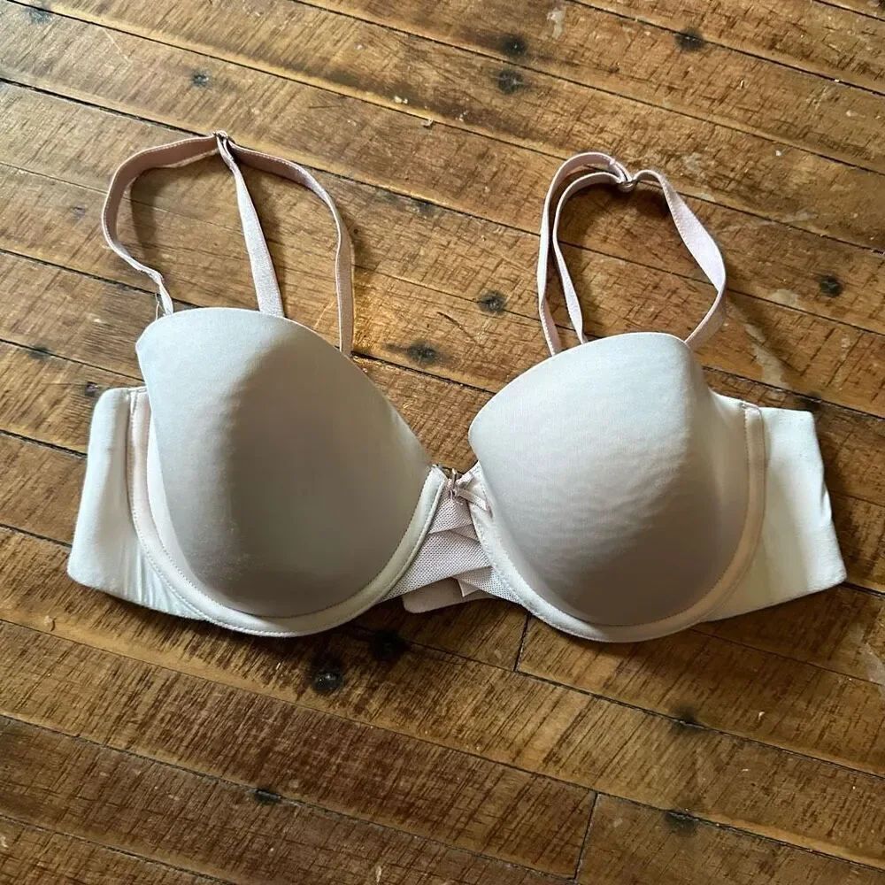 Victoria’s Secret nude lined convertible strapless 34C bra